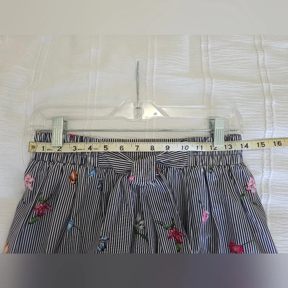 H&M Navy & White Pinstripe A-Line Skirt with Multicolor Floral print - Picture 3 of 8